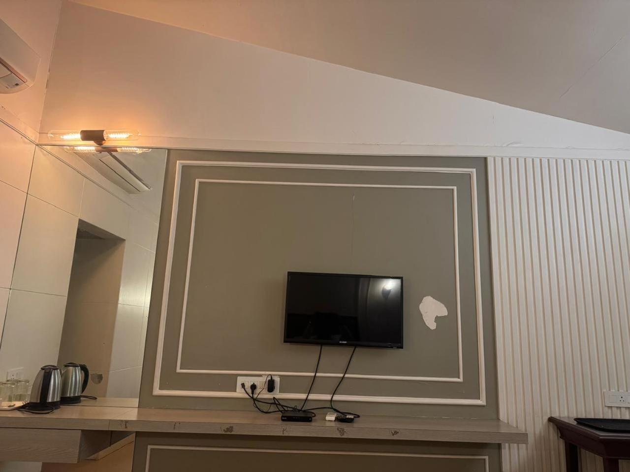 Majestic Inn Vasai Dış mekan fotoğraf